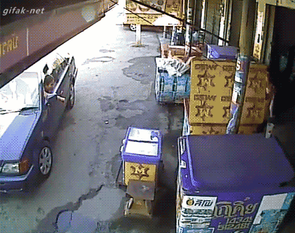 이불 밖은 위험해.gif | 인스티즈