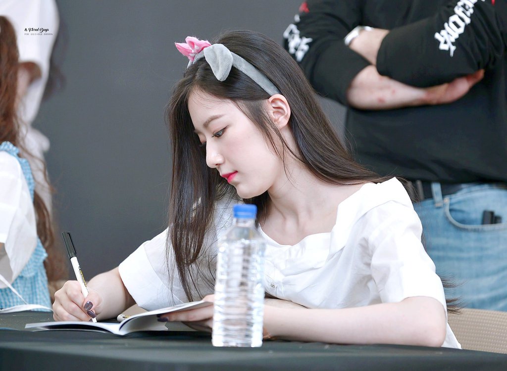 (여자)아이들의 비쥬얼담당 백설공주 슈화.jpgif (311장) | 인스티즈