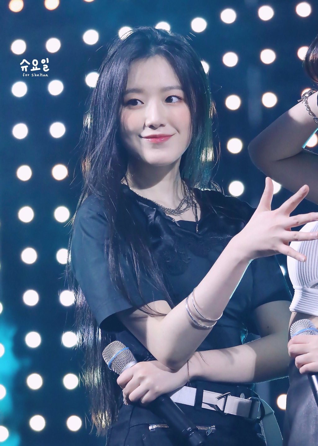 (여자)아이들의 비쥬얼담당 백설공주 슈화.jpgif (311장) | 인스티즈