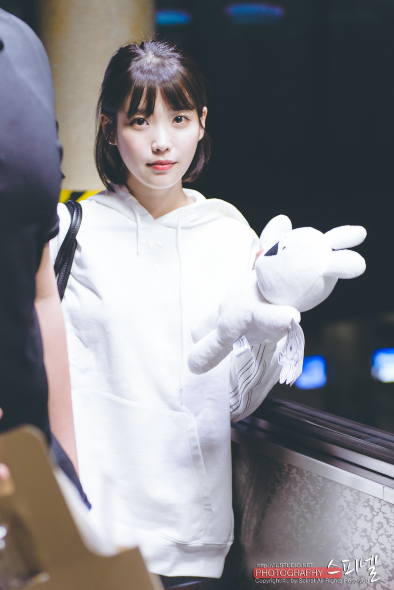 단발머리가 잘어울리는 아이유.jpgi | 인스티즈