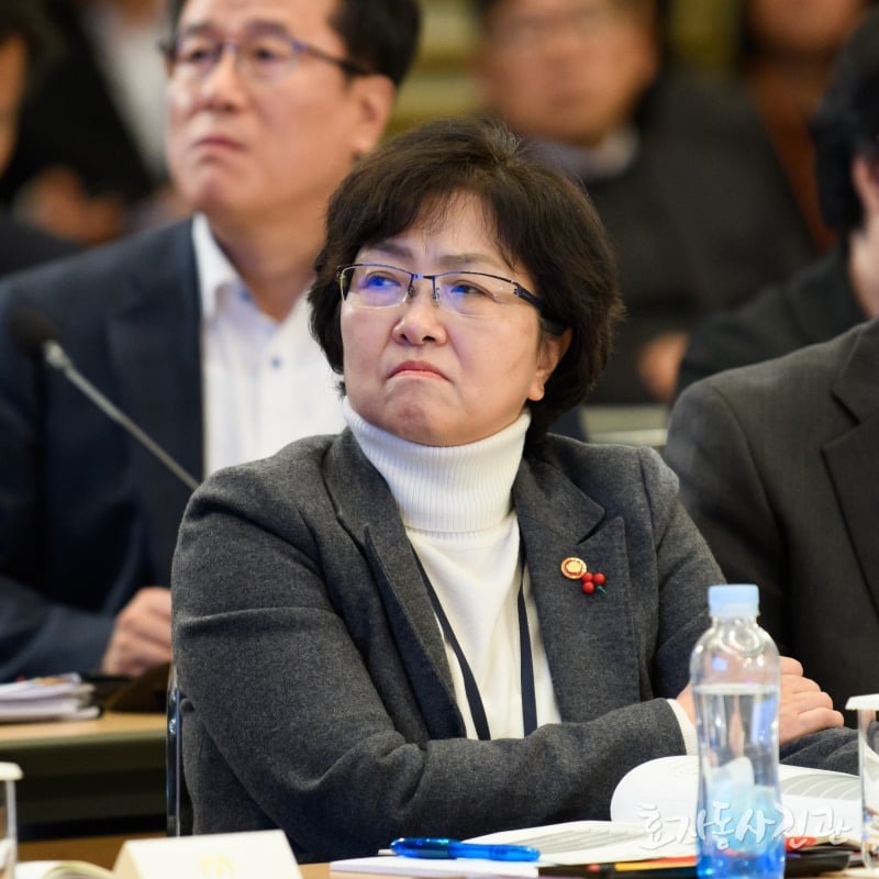 공부하고 연구하는 문재인 정부와 민주당.(이런 정부와 정당을 경험 하신적 있으신가요?) | 인스티즈