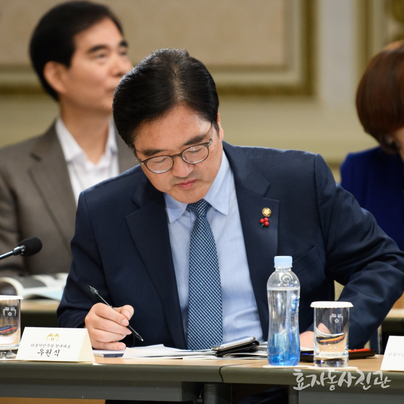 공부하고 연구하는 문재인 정부와 민주당.(이런 정부와 정당을 경험 하신적 있으신가요?) | 인스티즈