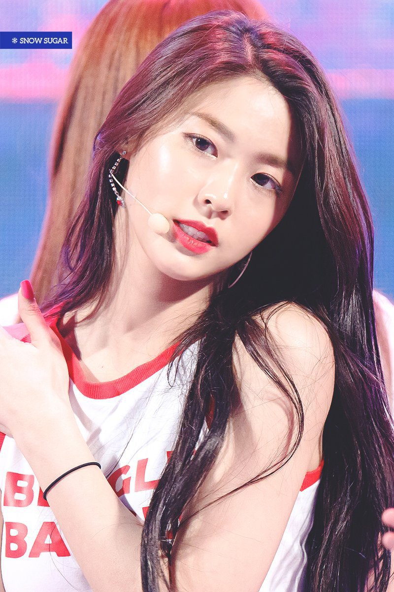 설현이 미모& 몸매 레전드 찍었던 날.jpgif | 인스티즈