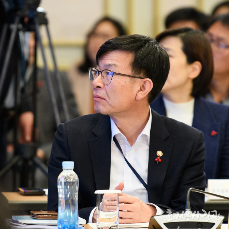 공부하고 연구하는 문재인 정부와 민주당.(이런 정부와 정당을 경험 하신적 있으신가요?) | 인스티즈