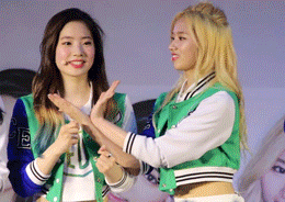 [트와이스] 인사도 하고싶고 하트도 하고싶은 사나 | 인스티즈