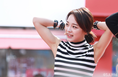 온 몸이 근육질인 걸그룹 멤버.JPGIF | 인스티즈