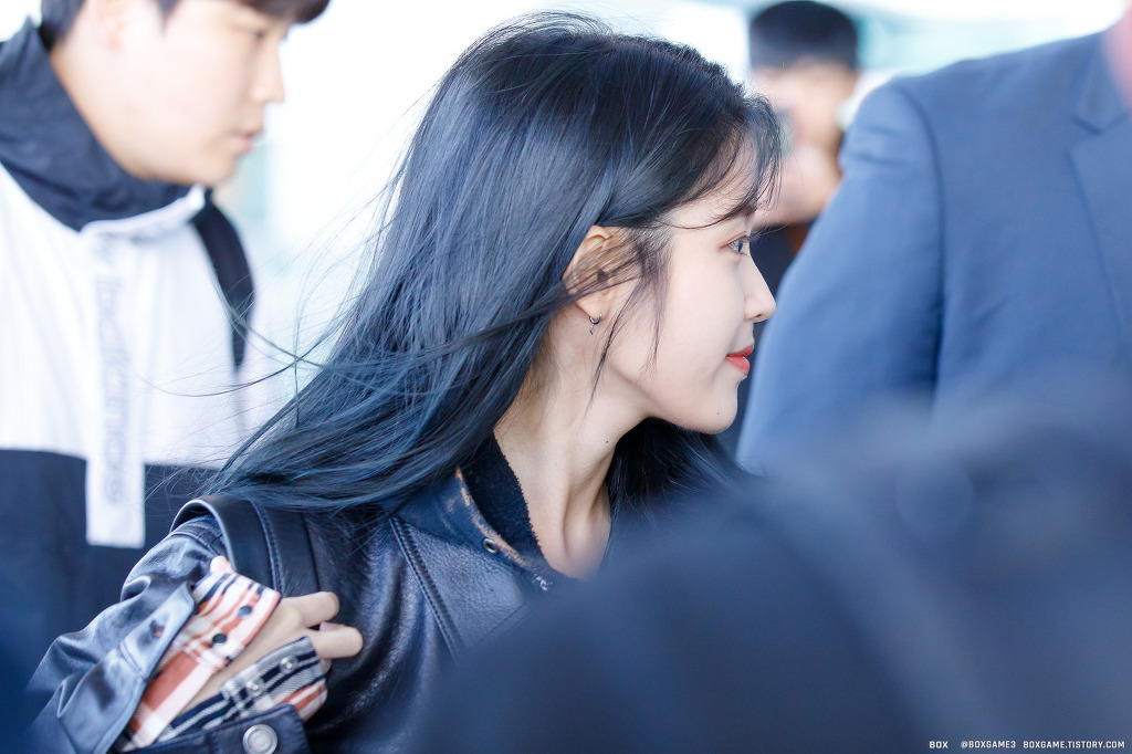 출국하는 아이유 미모.jpg | 인스티즈