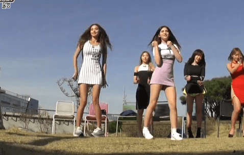 트와이스 의상 입은 전소미 한채영.gif | 인스티즈