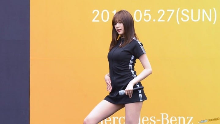 180527 명품옷 입은 하영이 .jpg | 인스티즈