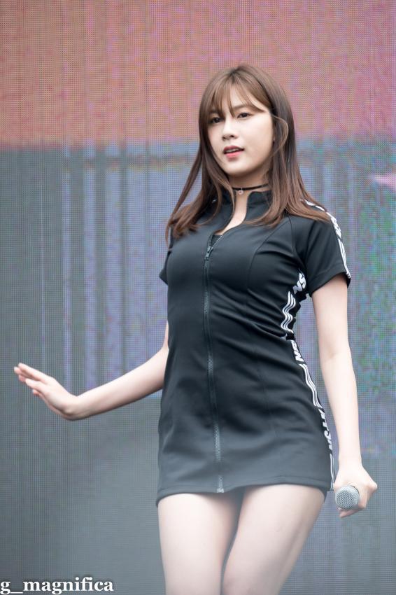 180527 명품옷 입은 하영이 .jpg | 인스티즈