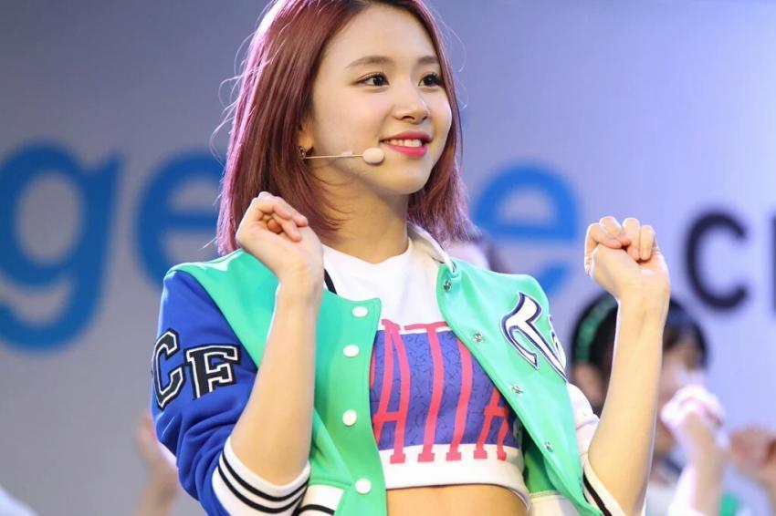 [트와이스] 오늘자 게릴라 콘서트 채영 jpg | 인스티즈
