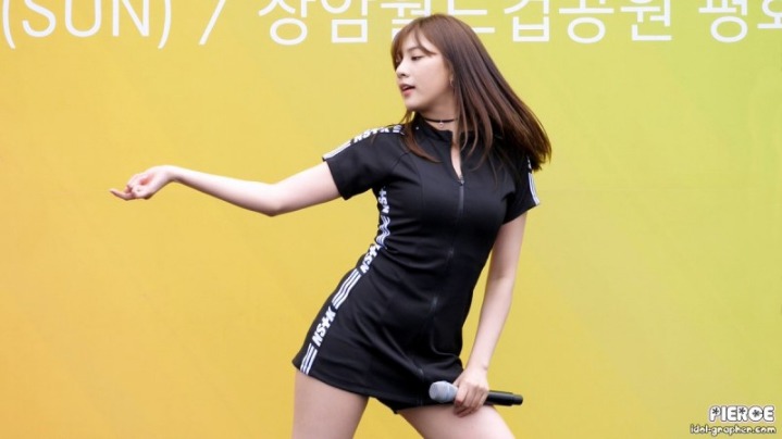 180527 명품옷 입은 하영이 .jpg | 인스티즈
