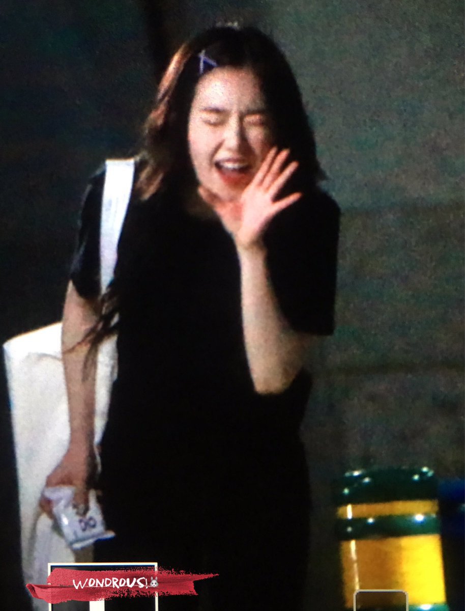 팬들 챙기는 아이린.gif | 인스티즈