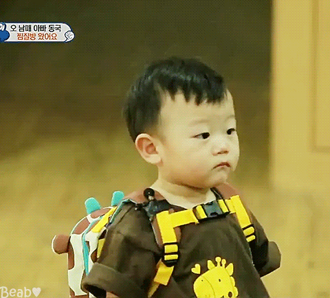 1년전과 비교해서 이목구비부터 인물나기 시작하는 대박이 gif | 인스티즈