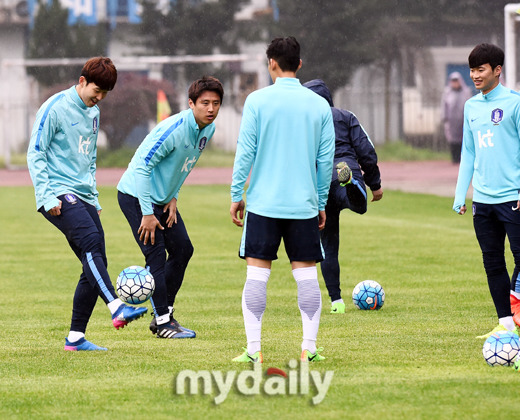 손흥민, 황희찬 합류!! 완전체 축구대표팀 오늘자 훈련 사진 | 인스티즈