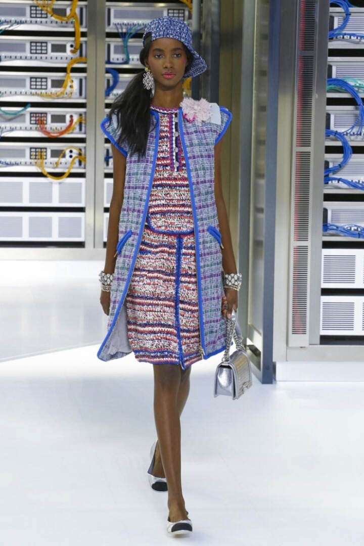 Chanel 샤넬 2017 SpringSummer RTW Paris | 인스티즈