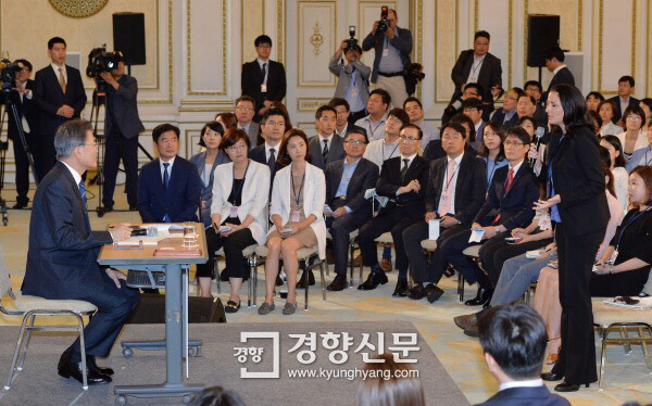 [문재인] 문재인 대통령 취임 100일 기자회견현장 사진 | 인스티즈