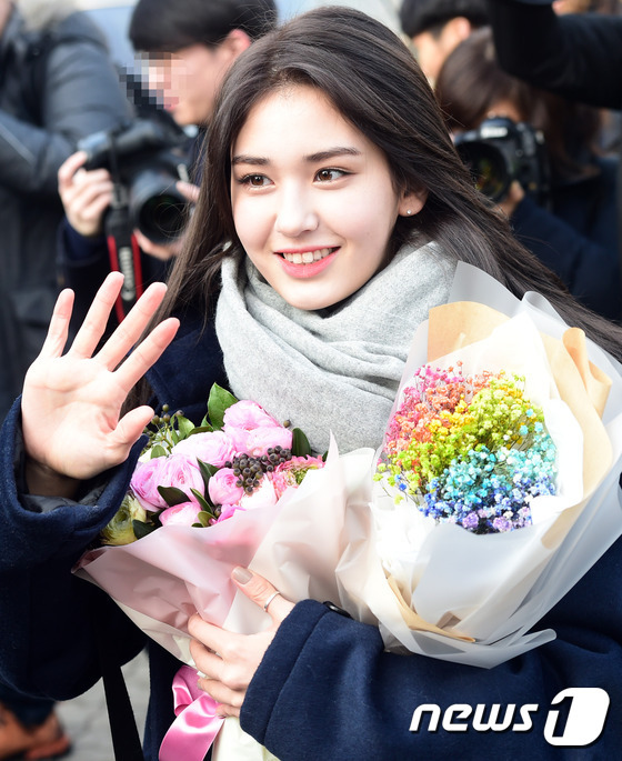 오늘자 중졸 전소미.jpg | 인스티즈