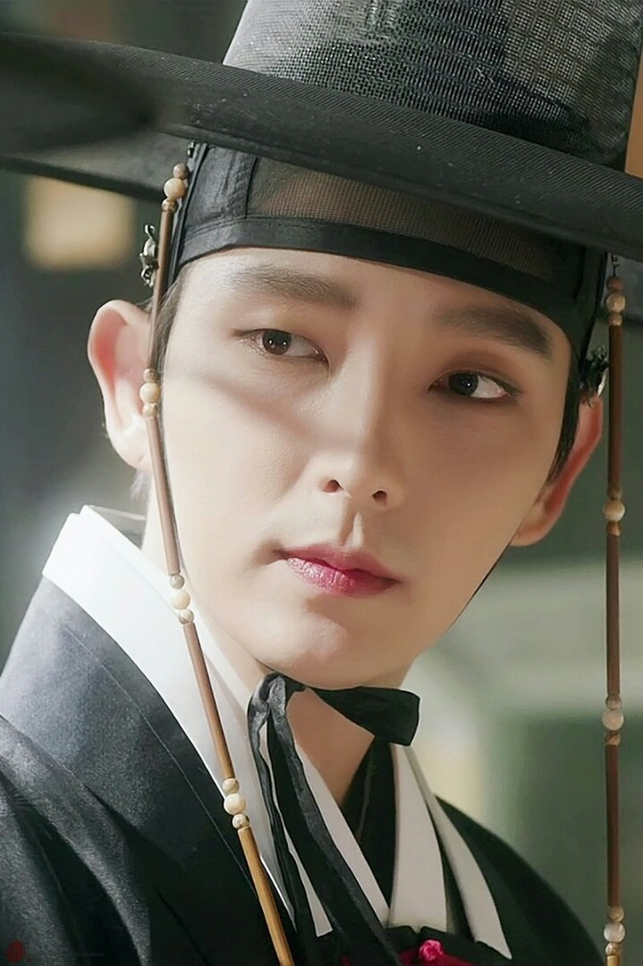한복이 찰떡같이 어울리는 남배우 5.jpgif | 인스티즈