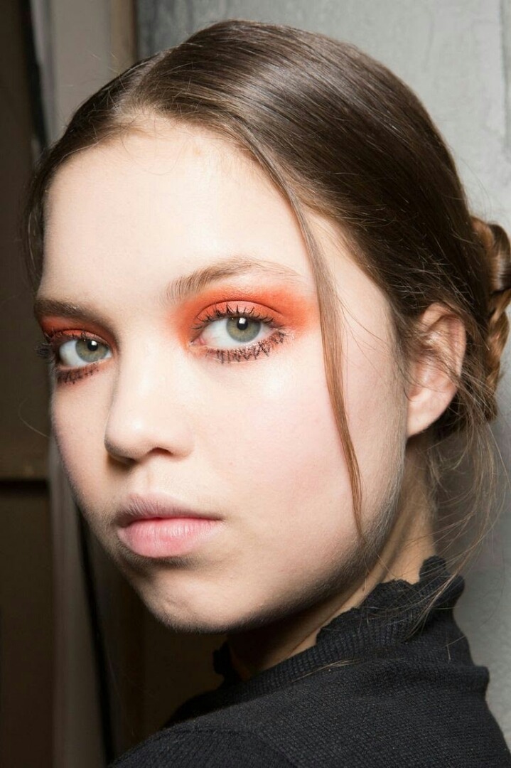 외국 잡지에서 패션위크를 통해 예측한 2017 가을&겨울 메이크업 트렌트 | 인스티즈