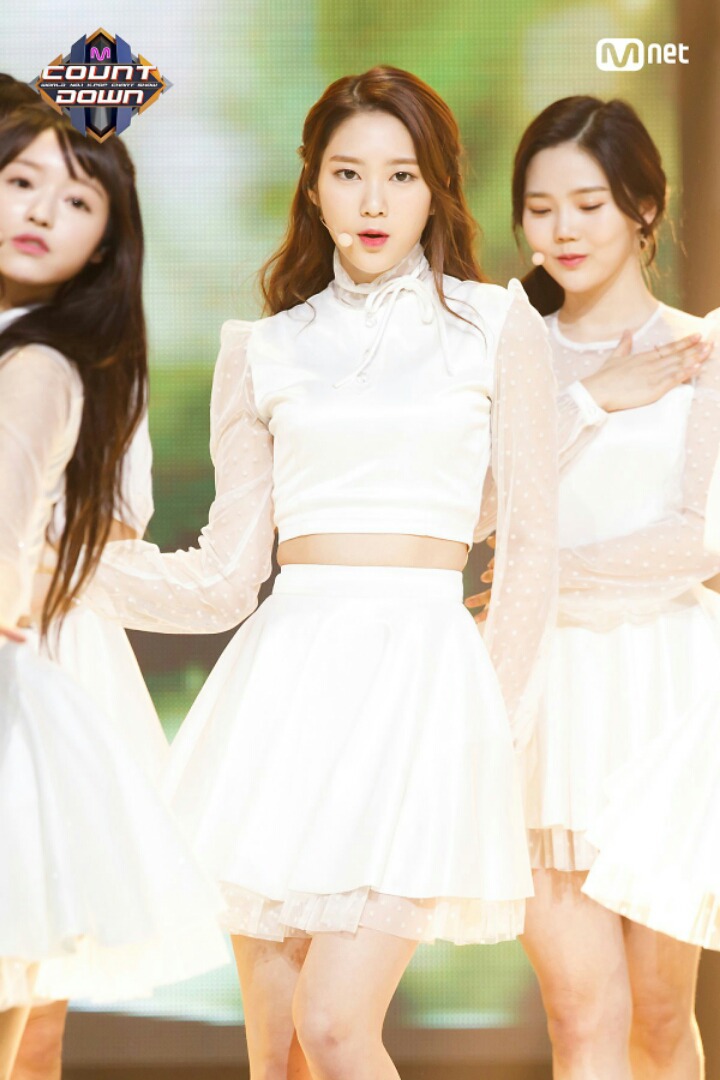 오마이걸 엠카운트다운 무대 단체&개인 사진 | 인스티즈