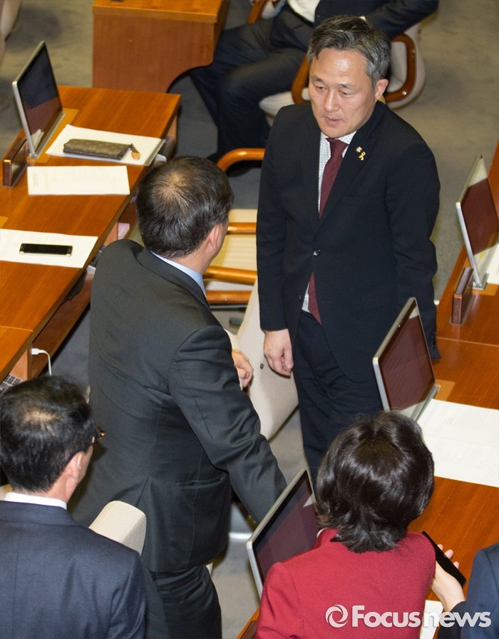 새누리당 찾아간 표창원 의원ㄷㄷㄷㄷ | 인스티즈