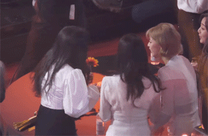 아이유를 좋아하는 트와이스 나연 .gif | 인스티즈