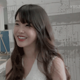 아이유 "오늘 하루도 화이팅!".gif | 인스티즈