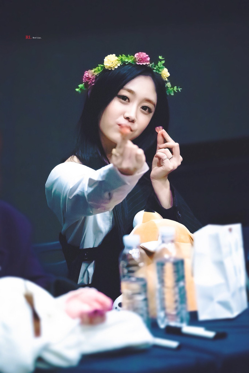 다시 흑발로 돌아온 러블리즈 지수.gif | 인스티즈
