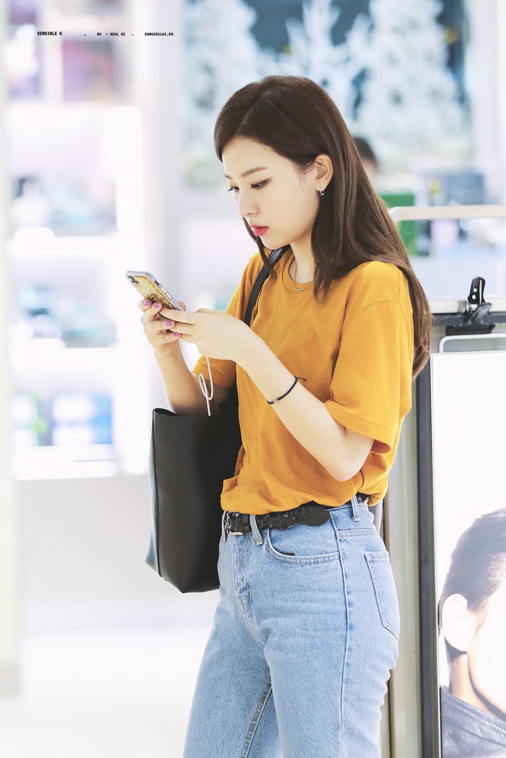 유독 공항에서 레전드 짤이 많이 나온다는 레드벨벳 슬기 | 인스티즈