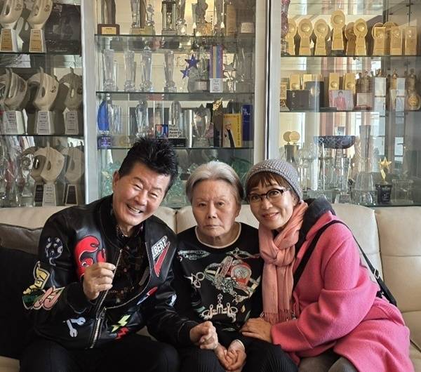 태진아 50년 절친 하춘화, 치매 투병 옥경이에 거금 전달훈훈한 미담 | 인스티즈