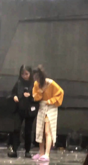 반지 찾는 아이린.gif | 인스티즈