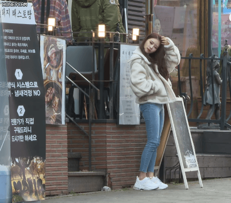 팬이 얇은 옷 입은거보고 안아주는 러블리즈 미주.jpgif | 인스티즈