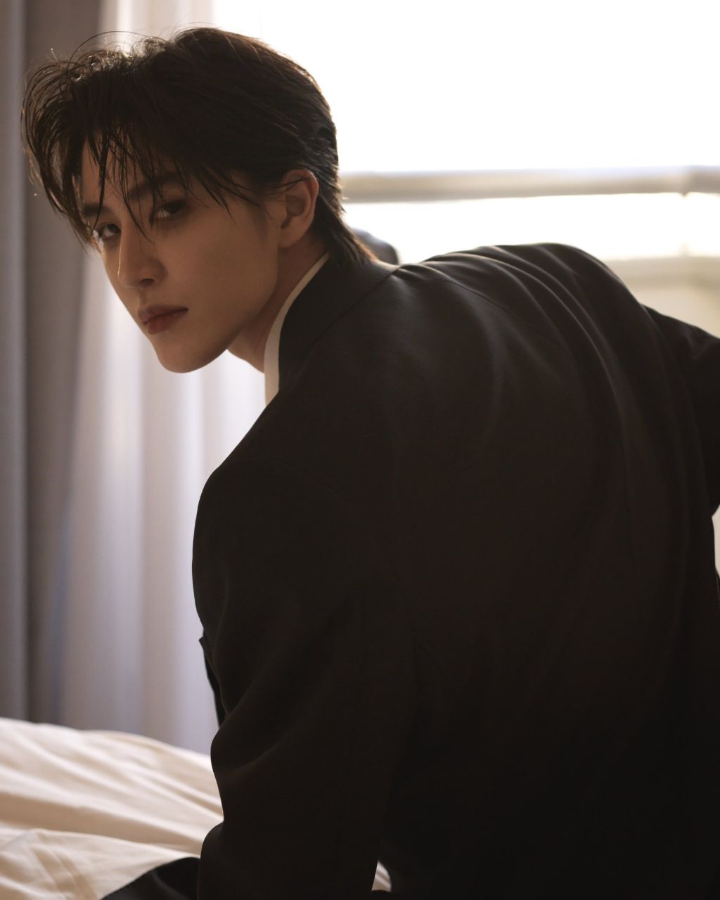 잘생긴 걸로 유명해서 팬미팅까지 한 코스플레이어...jpg | 인스티즈