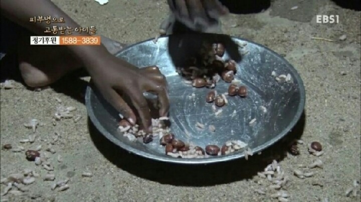 기아에 허덕이는 아프리카 애들 생각해서 콩밥 다 먹어라.jpg | 인스티즈