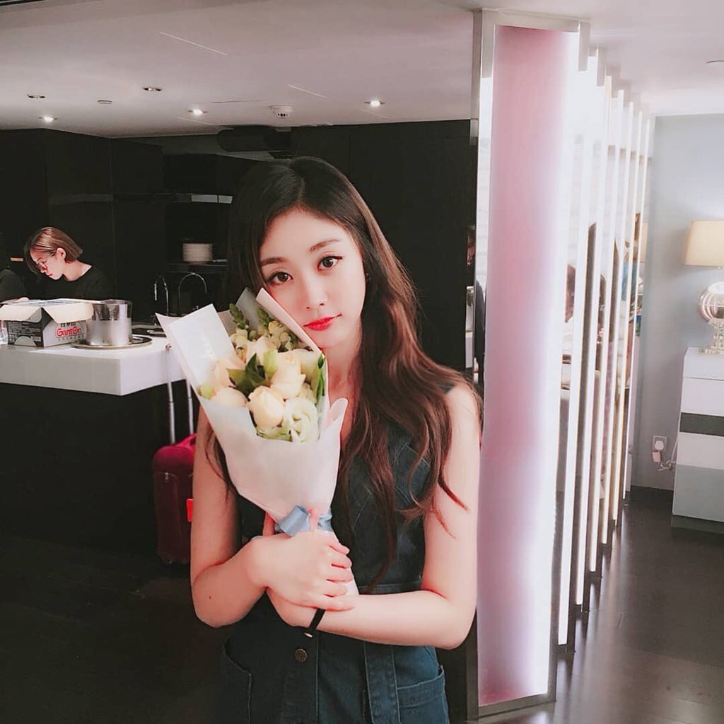 [러블리즈] 학과 여사친과 빕스 가기로 해서 지수 | 인스티즈