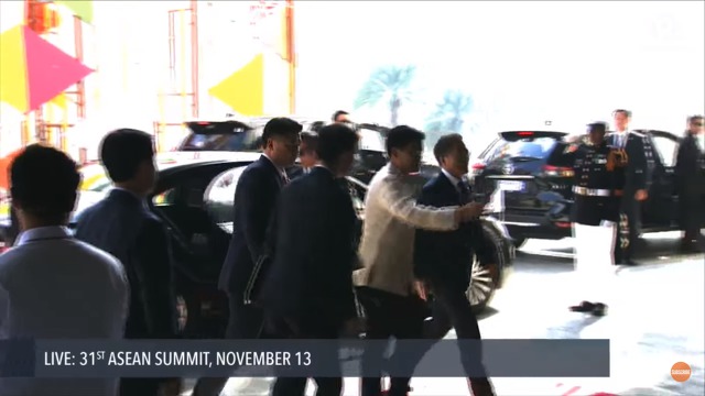 11/13 ASEAN 개막식에 참석한 문재인 대통령.jpg | 인스티즈