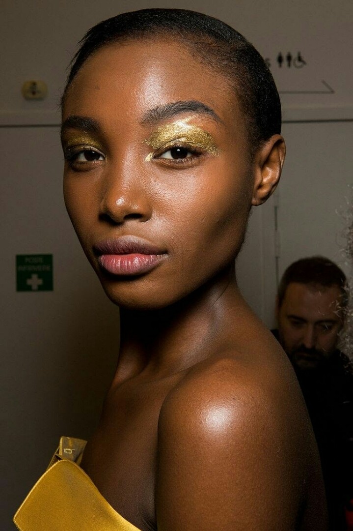 외국 잡지에서 패션위크를 통해 예측한 2017 가을&겨울 메이크업 트렌트 | 인스티즈