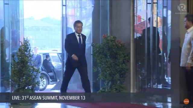 11/13 ASEAN 개막식에 참석한 문재인 대통령.jpg | 인스티즈