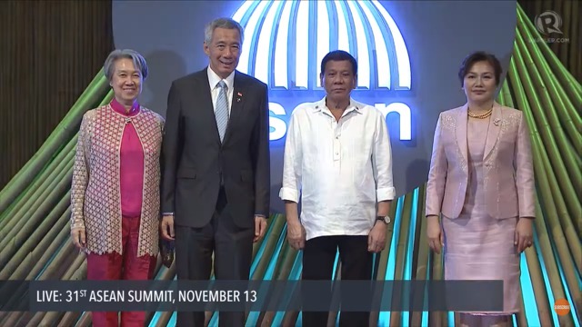 11/13 ASEAN 개막식에 참석한 문재인 대통령.jpg | 인스티즈