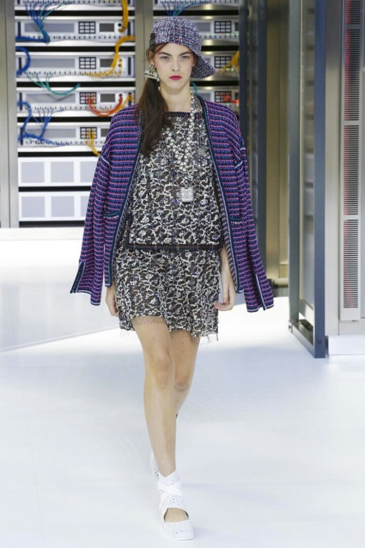 Chanel 샤넬 2017 SpringSummer RTW Paris | 인스티즈