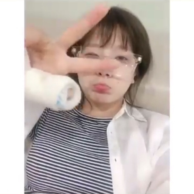 6/11 손가락 다친 벤.jpg | 인스티즈