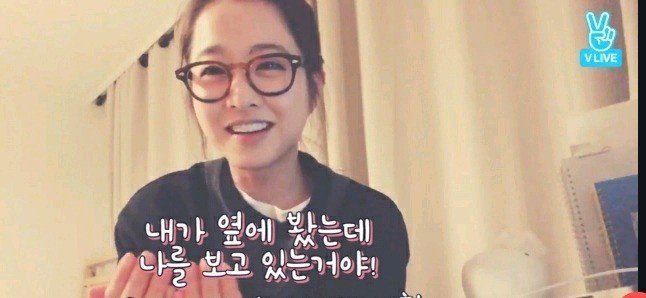 지하철 탔는데 옆자리에 본인 영상보는 시민을 만난 박보영.jpg | 인스티즈