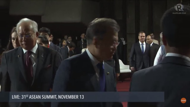 11/13 ASEAN 개막식에 참석한 문재인 대통령.jpg | 인스티즈