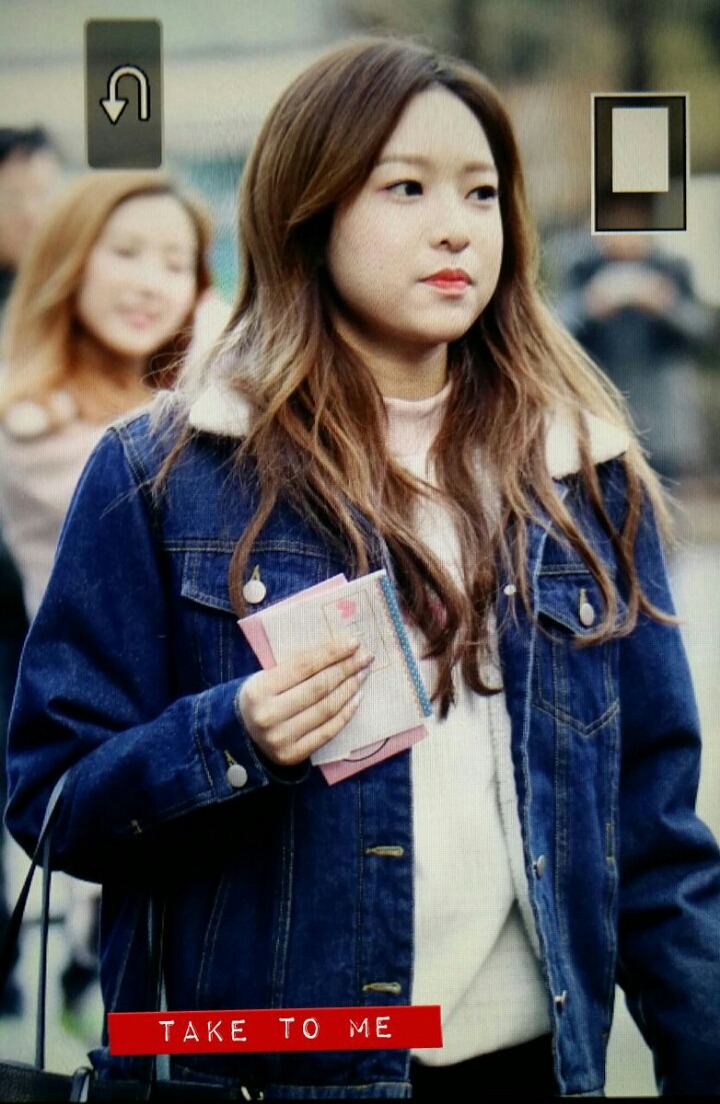 [에이프릴] 오늘자 뮤뱅 출근길 jpg | 인스티즈