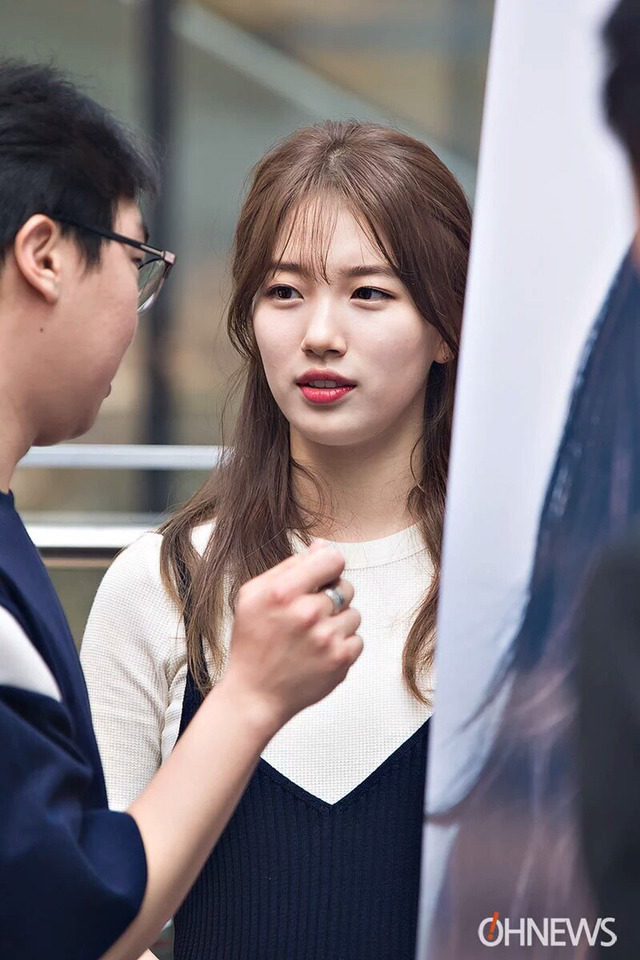 수지, 기사 사진이 이 정도? 새하얀 피부에 빛나는 미모…'걸그룹 올킬 비주얼' | 인스티즈