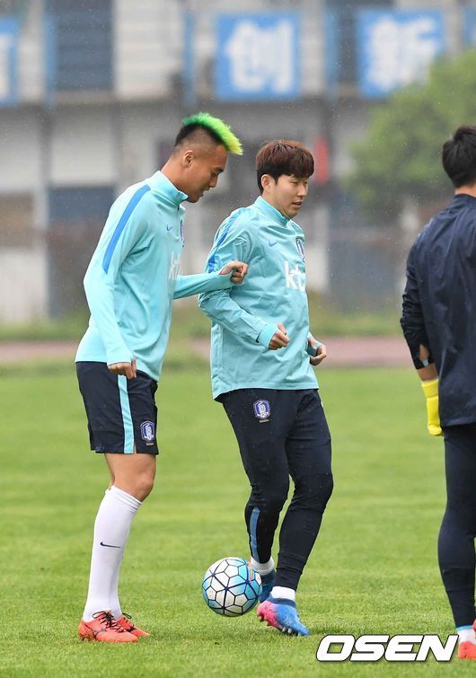 손흥민, 황희찬 합류!! 완전체 축구대표팀 오늘자 훈련 사진 | 인스티즈