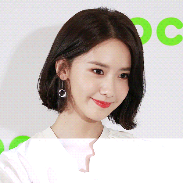 플래시 따위 이겨버리는 윤아.gif | 인스티즈