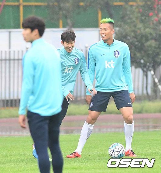 손흥민, 황희찬 합류!! 완전체 축구대표팀 오늘자 훈련 사진 | 인스티즈