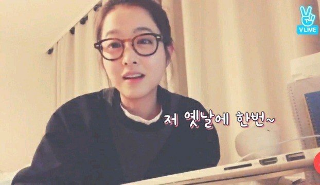 지하철 탔는데 옆자리에 본인 영상보는 시민을 만난 박보영.jpg | 인스티즈